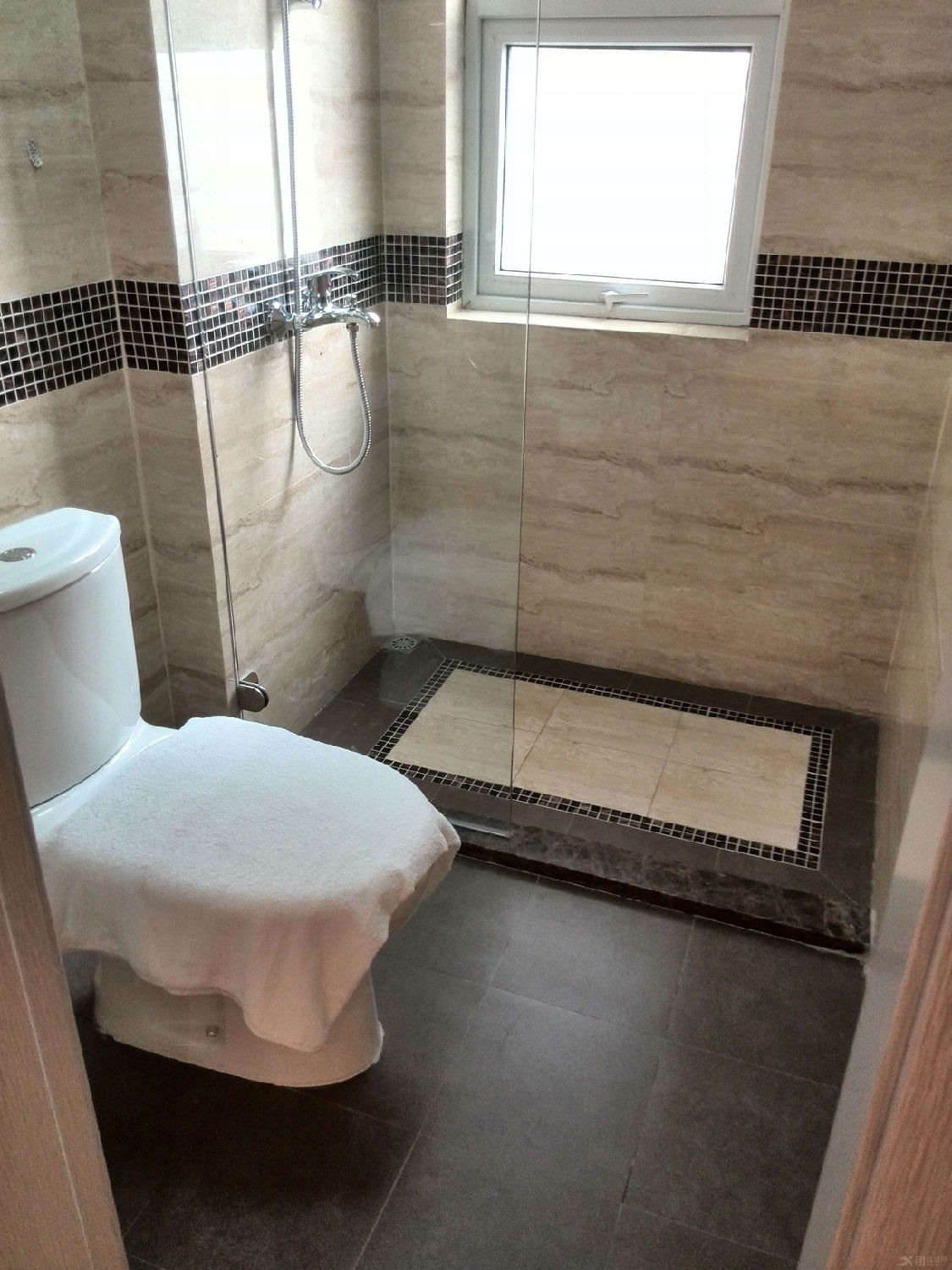 09044160844_w.jpg 09044160844_w.jpg